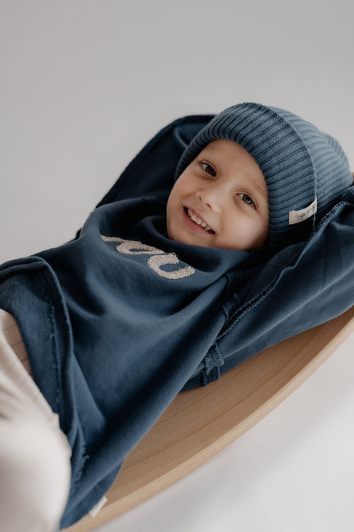 RAGLAN SWEATSHIRT|YOU SMELL LIKE LOVE