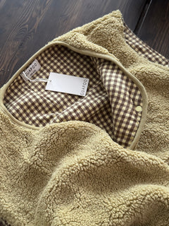 MOM REVERSIBLE VEST MARZIPAN