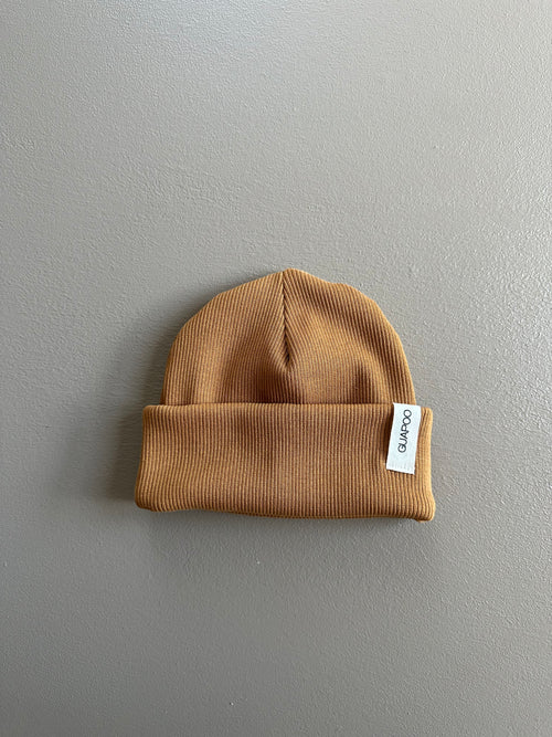 GERIPPTE BEANIE CARAMEL