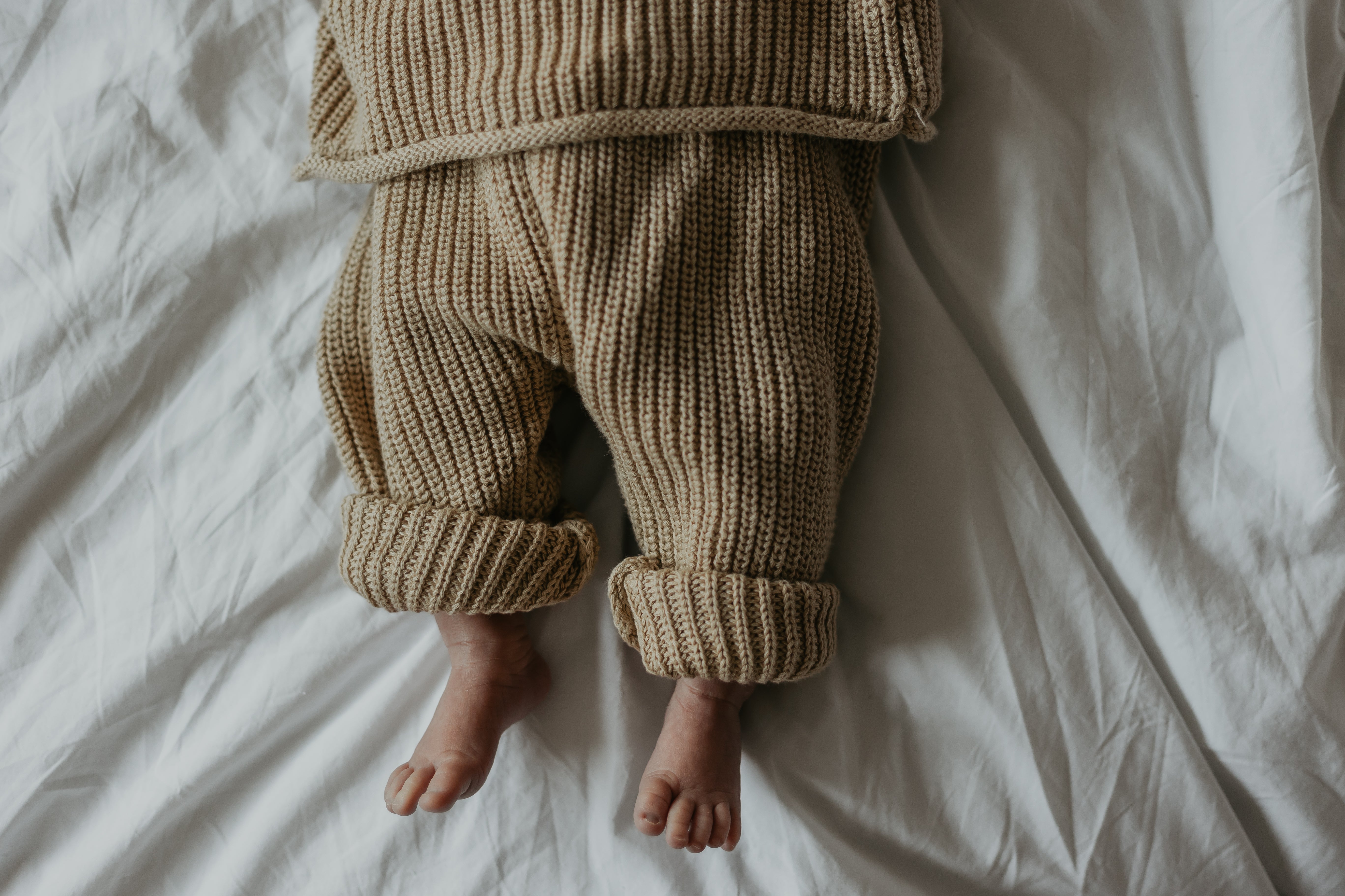 BUTTON KNIT SWEATER | BEIGE