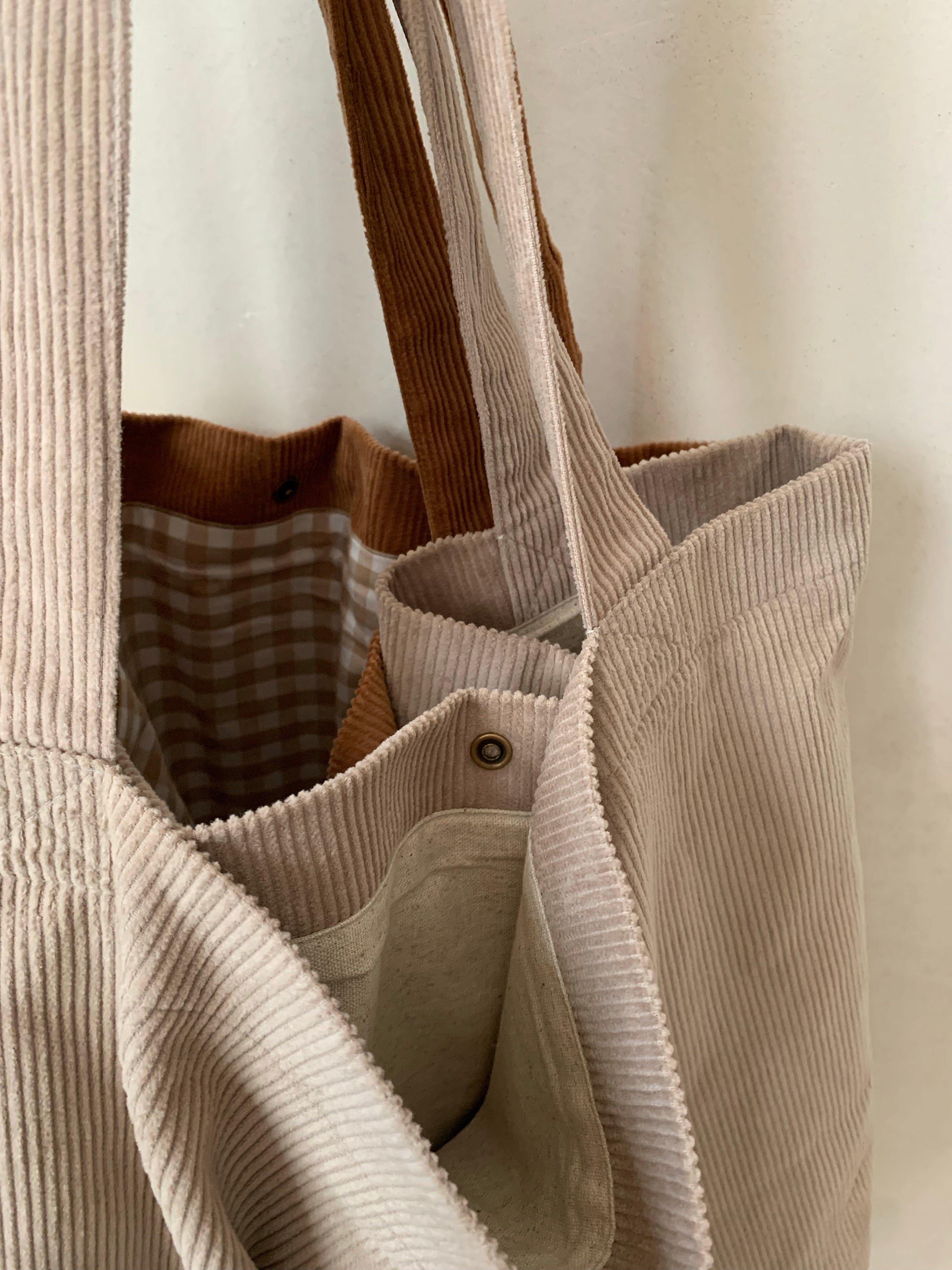 CORDUROY MOM BAG | LIGHT TAUPE
