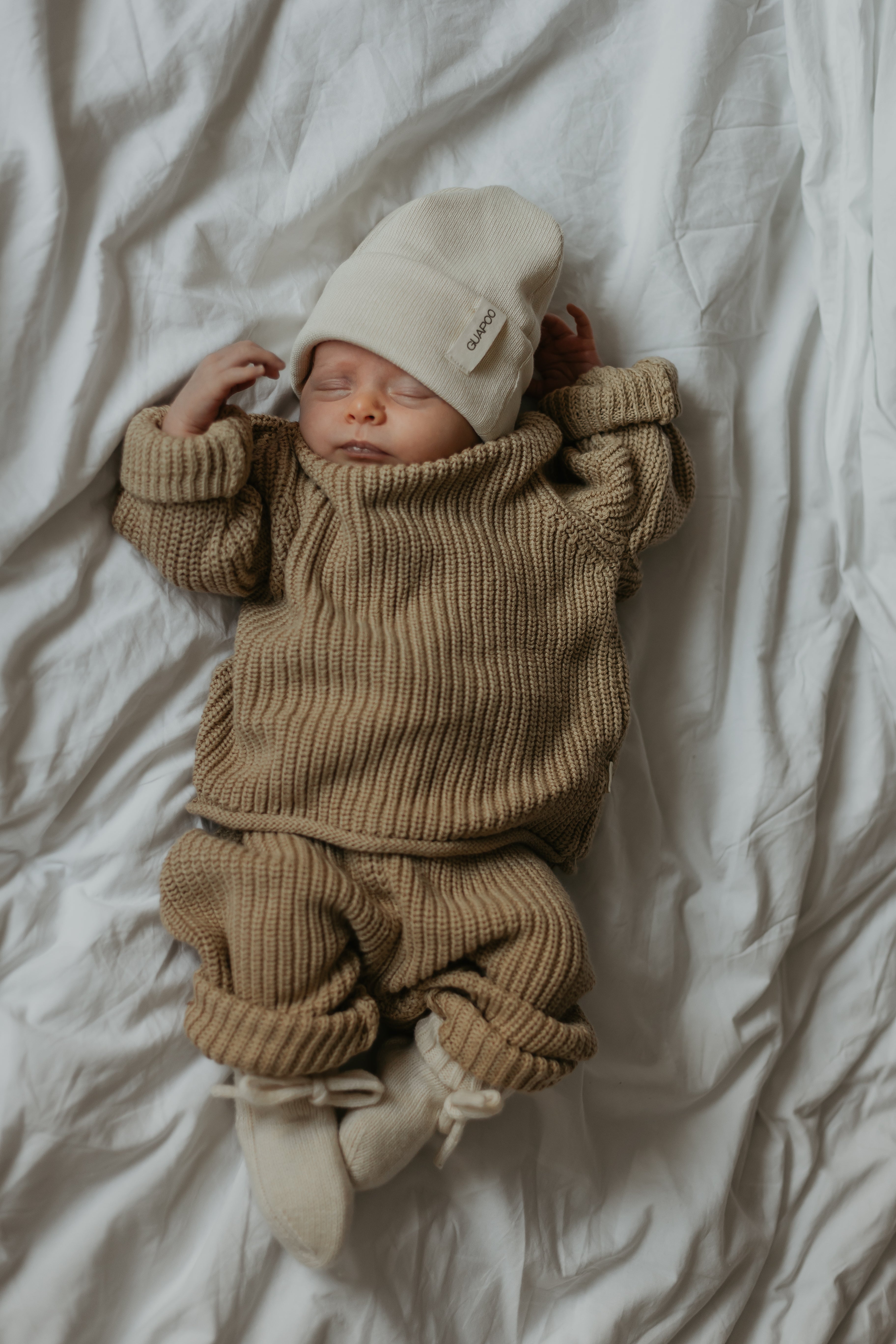 BUTTON KNIT SWEATER | BEIGE